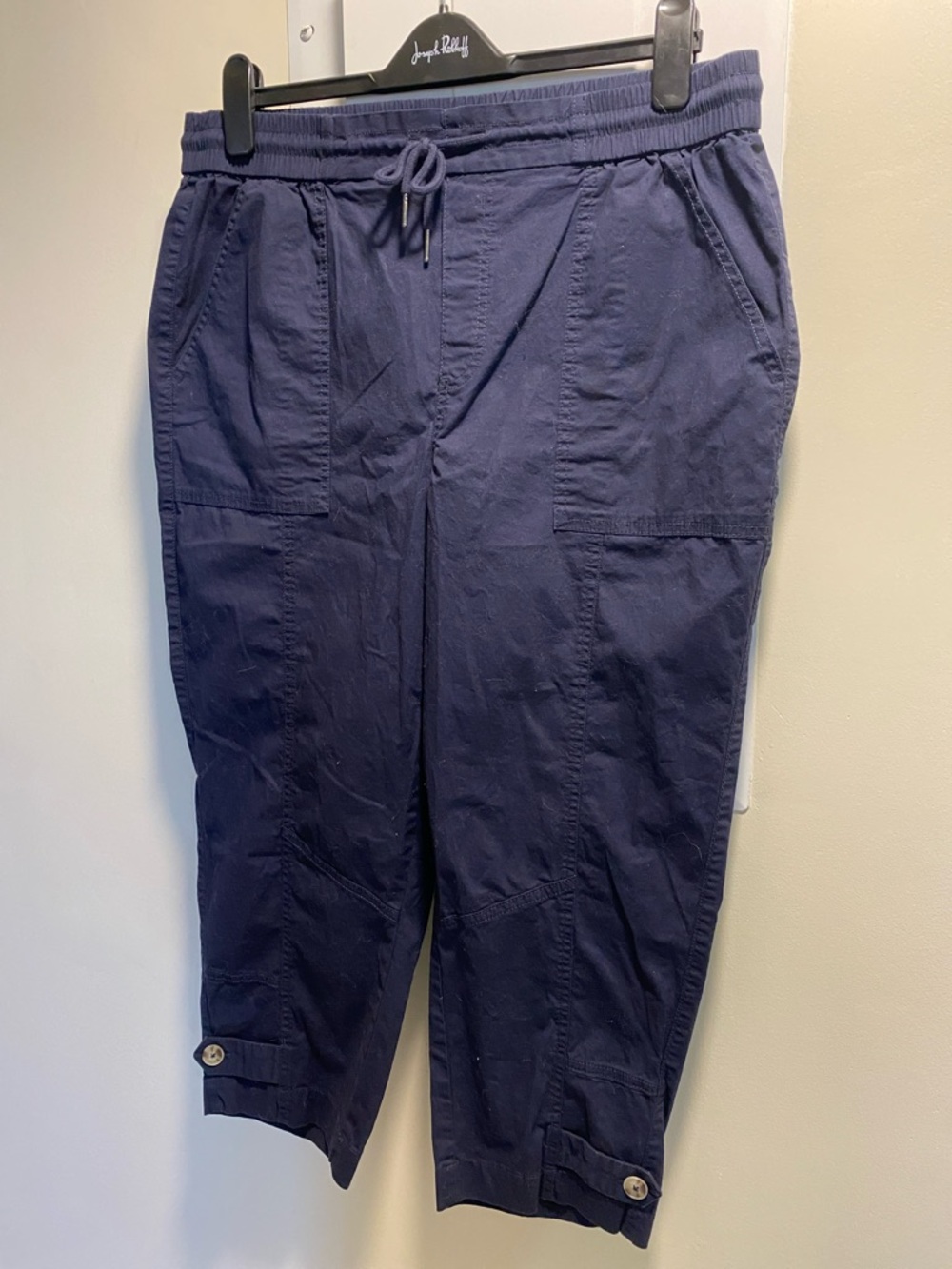 Reitmans Navy Drawstring Cropped Capris
